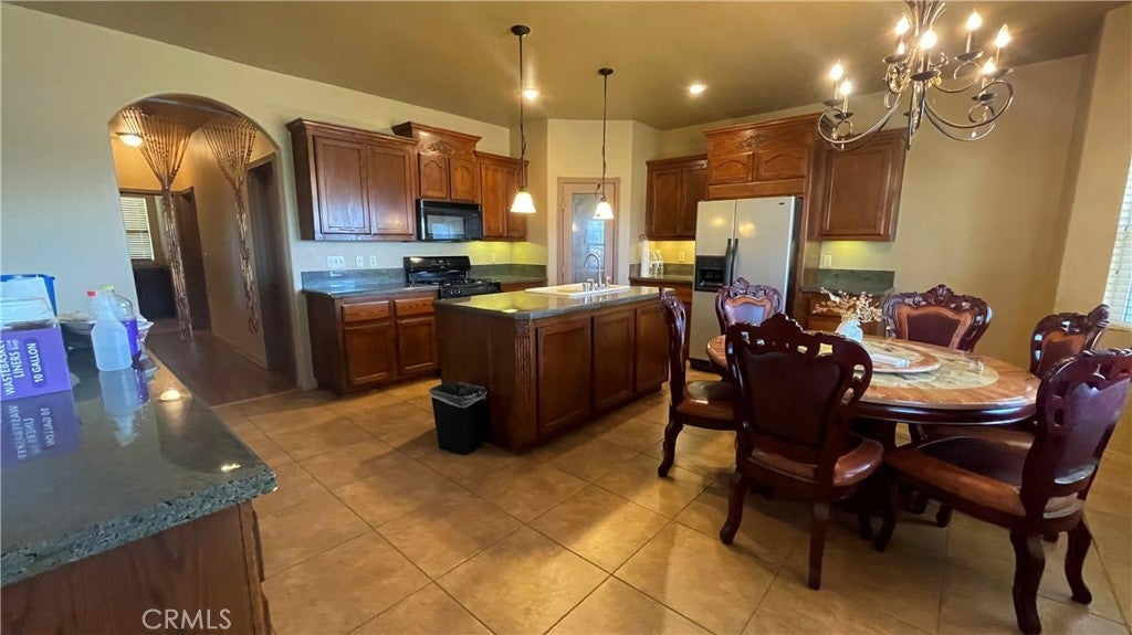 253 W County Line
