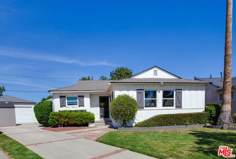 Photo of 17043 Lorne Street, Van Nuys, CA 91406 (MLS # 26828169)