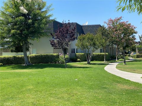 Photo of 19200 Haynes Street #4, Reseda, CA 91335 (MLS # WS26036173)
