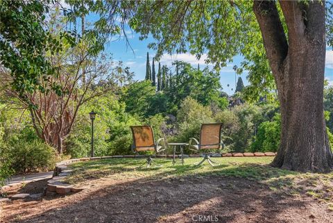 Photo of 120 Franklin Avenue, Redlands, CA 92373 (MLS # IG25096905)