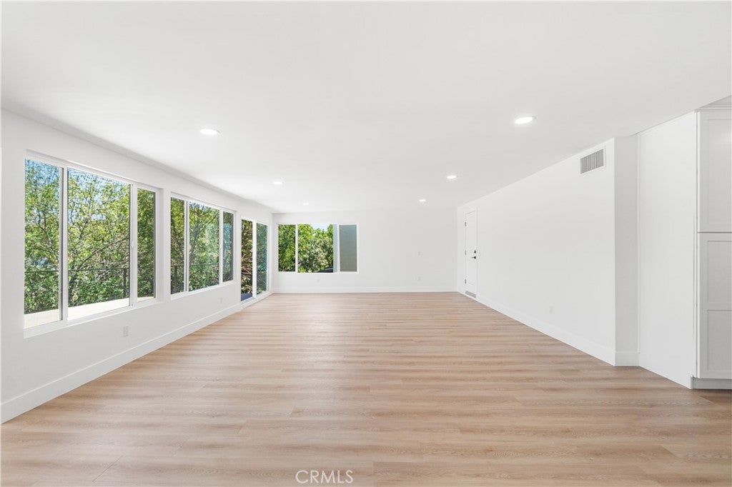 2925 Adkins