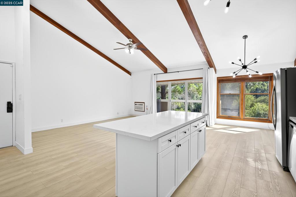 MORAGA TERRACE - Residential
