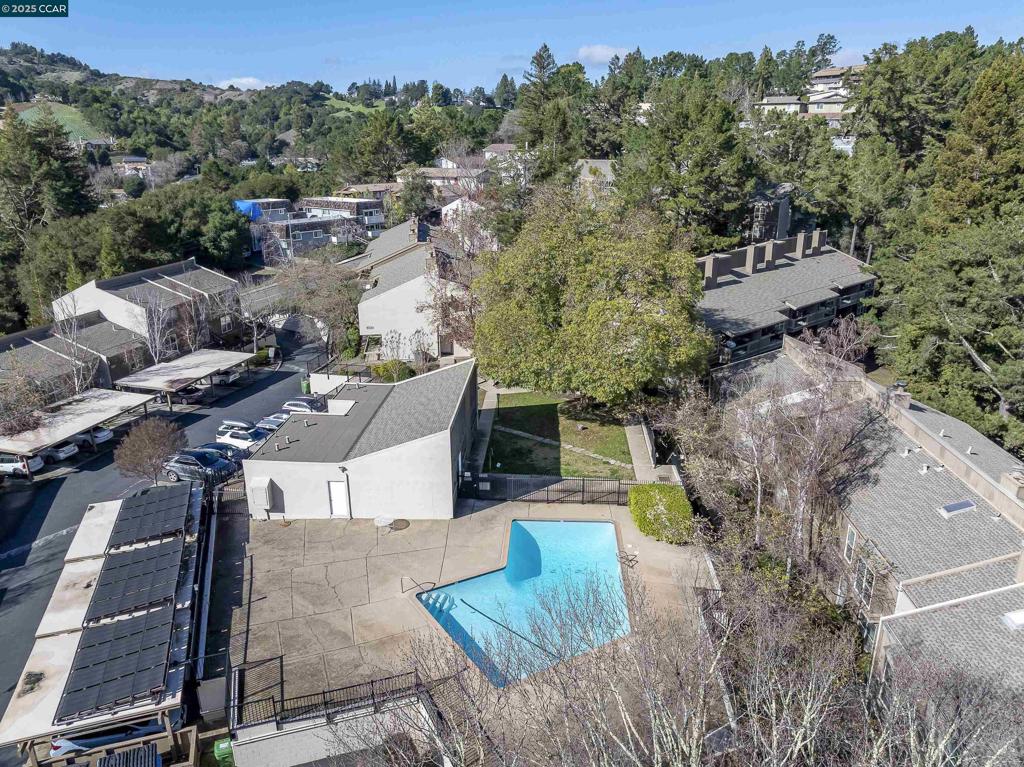 MORAGA TERRACE - Residential