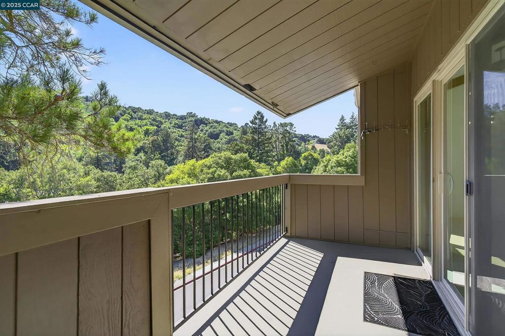 MORAGA TERRACE - Residential