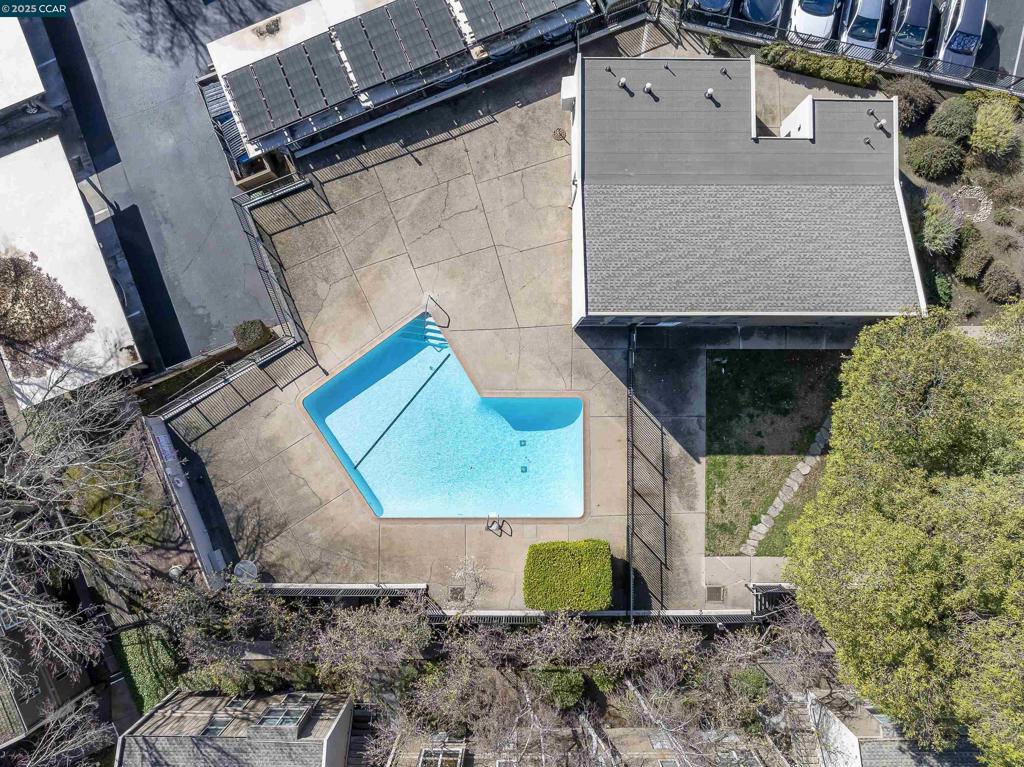 MORAGA TERRACE - Residential