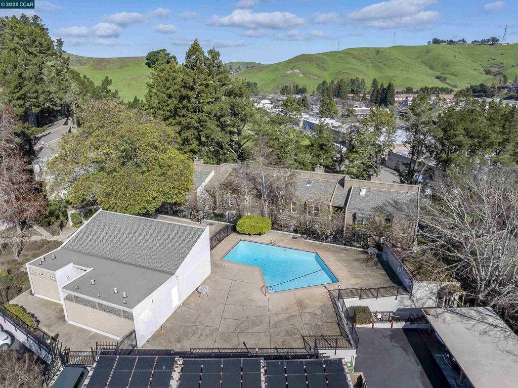 MORAGA TERRACE - Residential