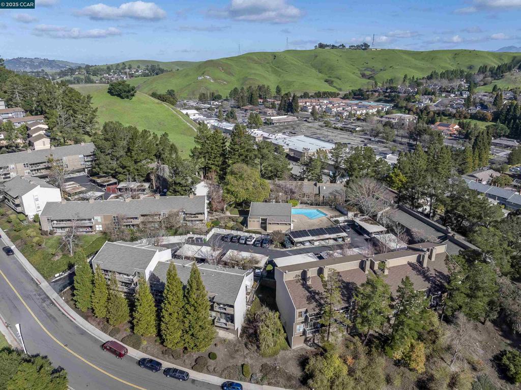 MORAGA TERRACE - Residential