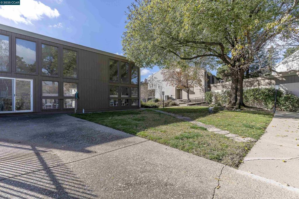 MORAGA TERRACE - Residential