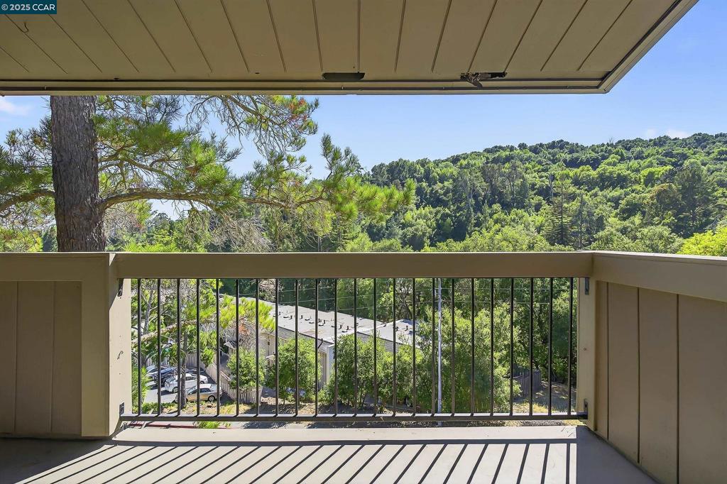 MORAGA TERRACE - Residential