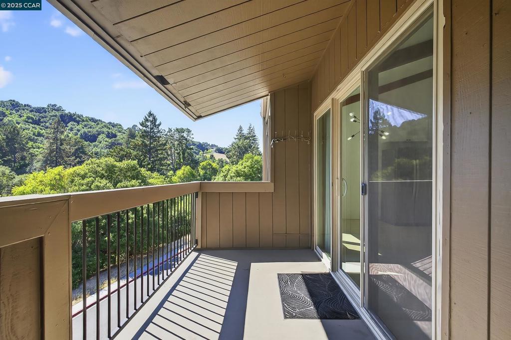 MORAGA TERRACE - Residential