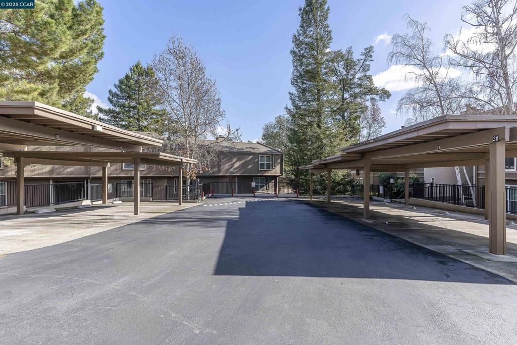 MORAGA TERRACE - Residential