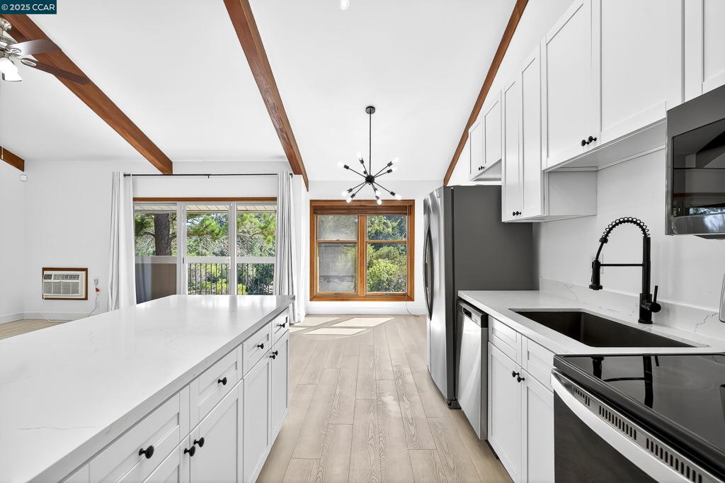 MORAGA TERRACE - Residential