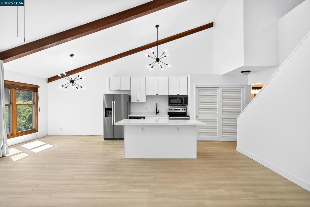 MORAGA TERRACE - Residential