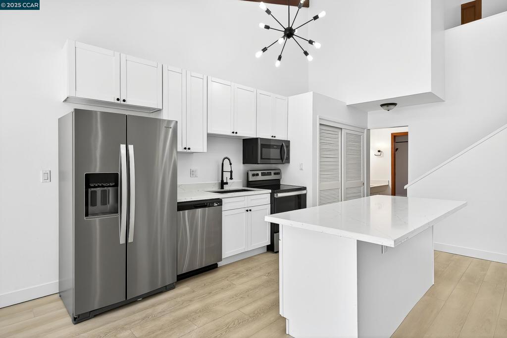 MORAGA TERRACE - Residential