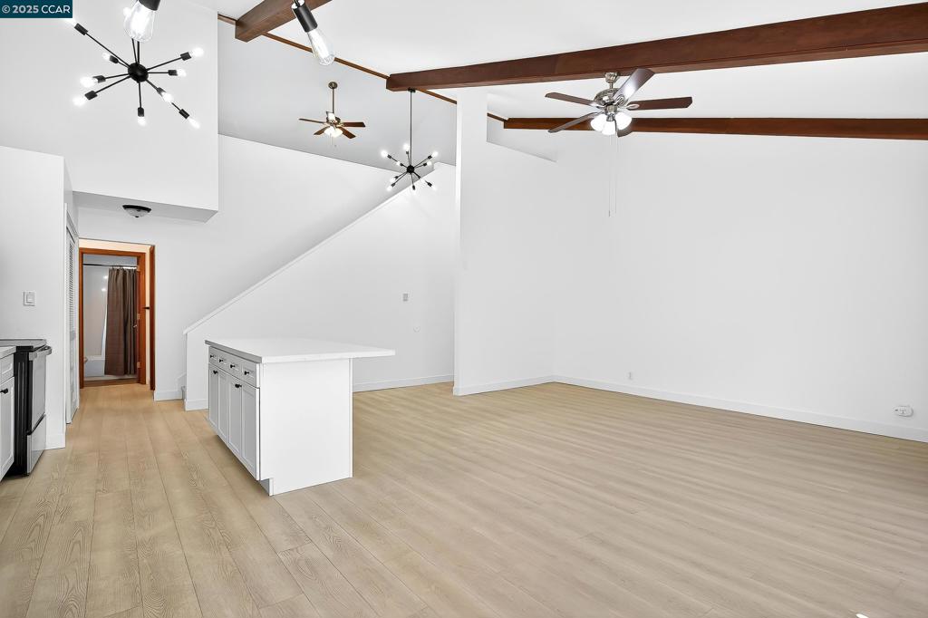 MORAGA TERRACE - Residential