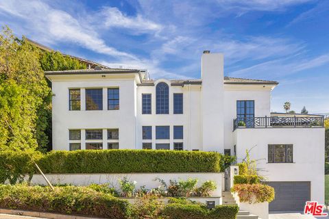 Photo of 1460 N Doheny Drive, Los Angeles, CA 90069 (MLS # 26829199)