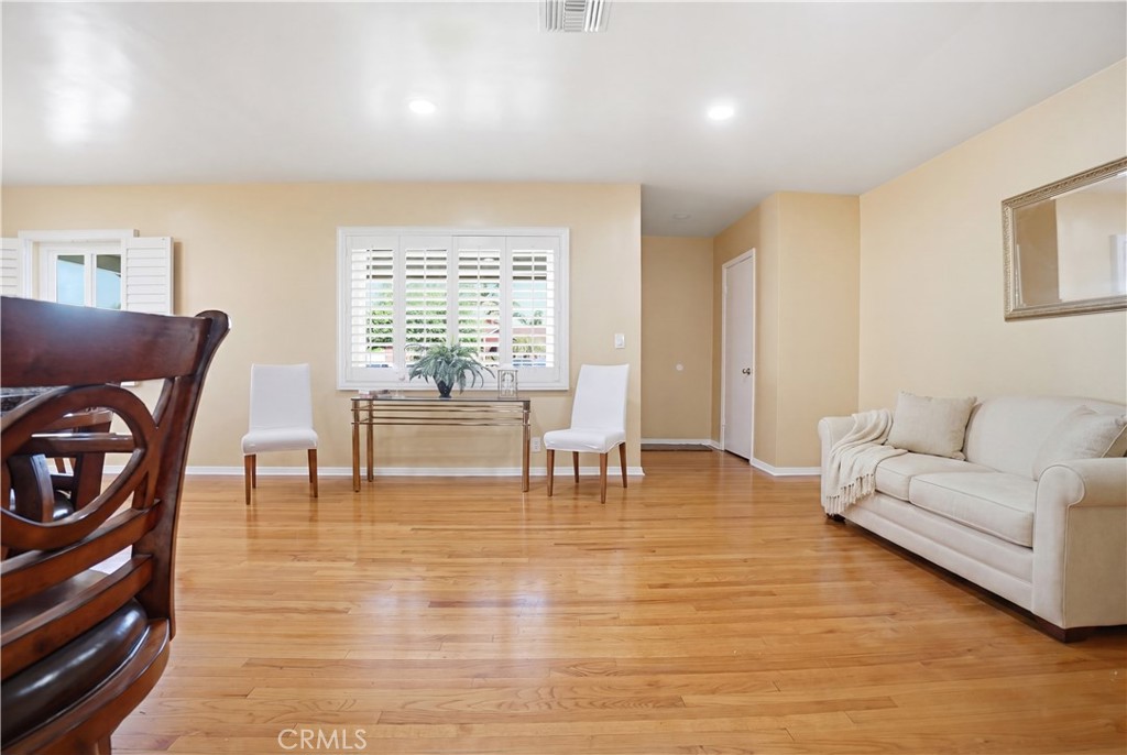 117 N Hartley