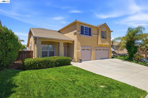 Photo of 3928 Kite Way Way, Antioch, CA 94509 (MLS # 41136215)