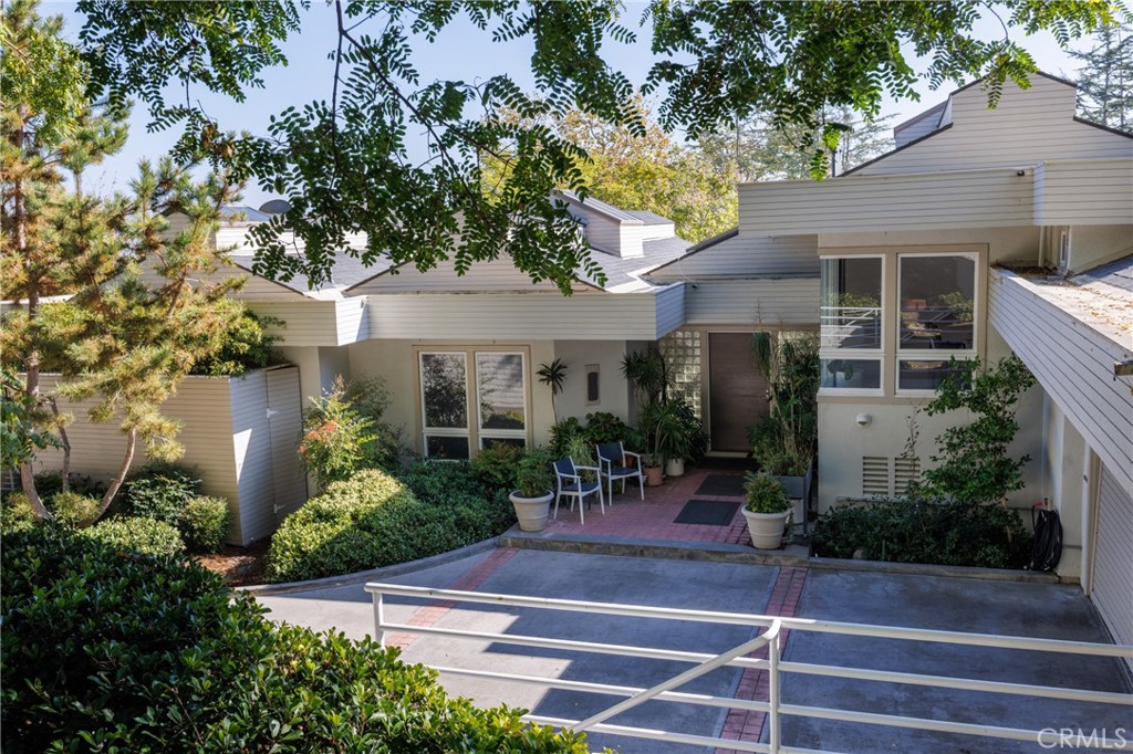 31561 Peppertree Bend