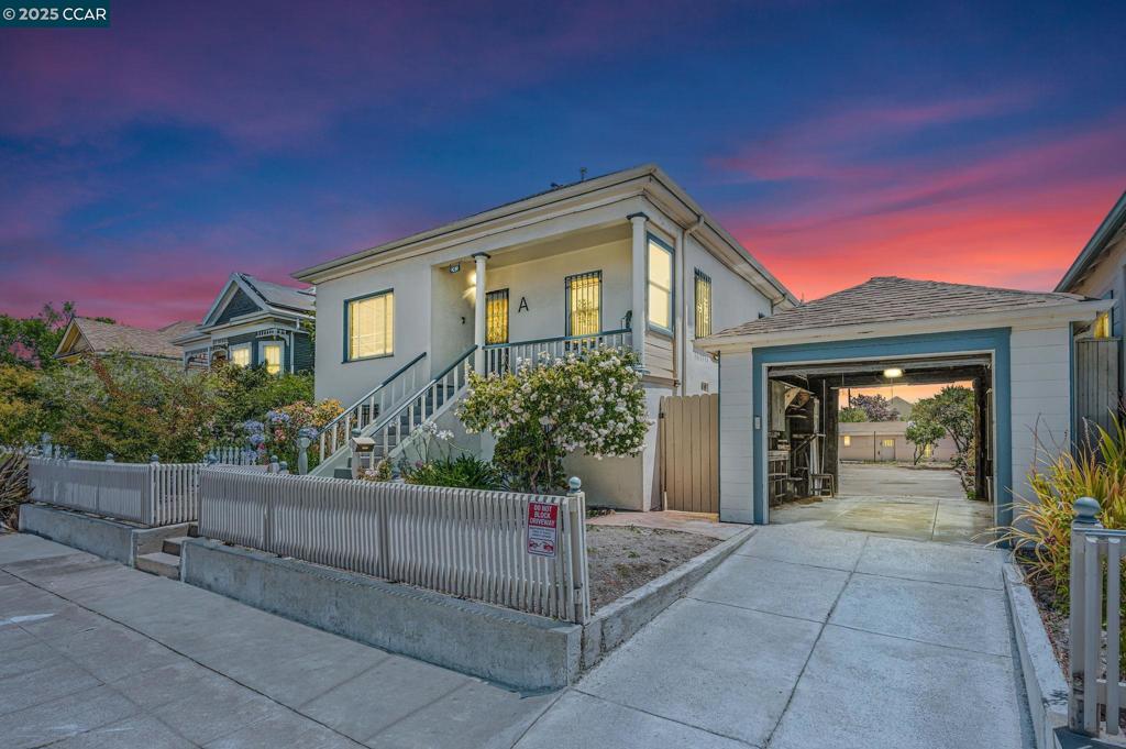 Bright & Updated 2-Bedroom in North Oakland – Near Berkeley & Emeryville This updated 2-bedroom, 1-bath home is located in the desirable Paradise Park neighborhood of North Oakland, right on the border of Emeryville and Berkeley. Enjoy unbeatable access to shops, restaurants, parks, and public transit—plus just 2-miles from UC Berkeley. Filled with natural light, the unit features an updated kitchen with stainless steel appliances, a full bathroom with a traditional tub and shower setup, and two comfortably sized bedrooms. The interior is virtually staged to help you envision the possibilities of this stylish, well-laid-out space. A secured, designated parking space is located behind the home, with additional street parking available. Lease Details: • Rent: $2,795/month • Total w/ Utilities: $3,200/month (includes PG&E, water, and garbage – shared meters) • Security Deposit: $3,200 • Lease Term: 12 months • Pets Welcome • No Smoking A perfect blend of location, comfort, and convenience. Schedule a tour today!!