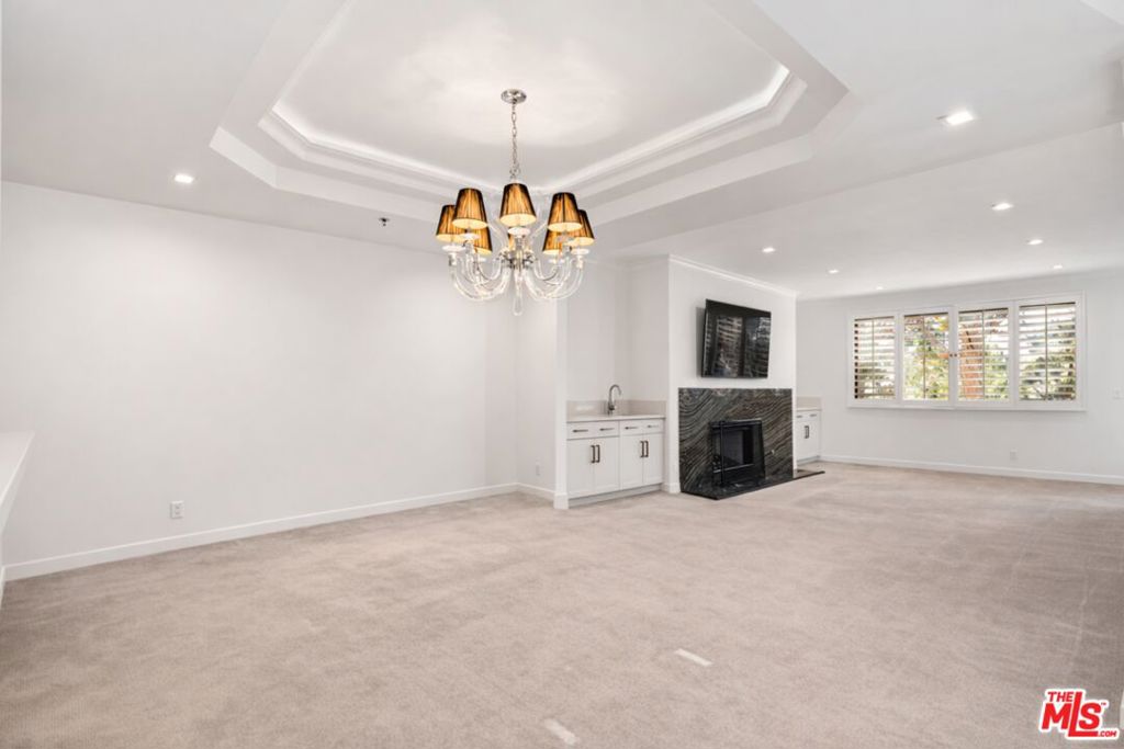 2122 Century Park Lane 306