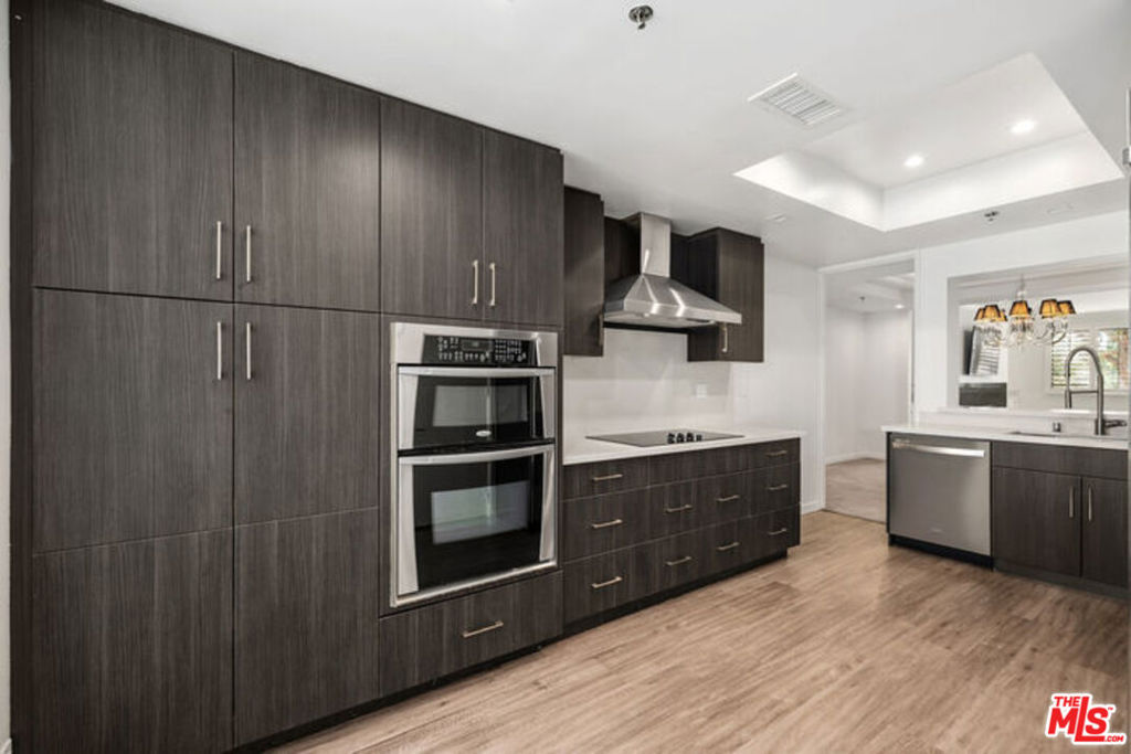 2122 Century Park Lane 306