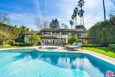 Photo of 13037 San Vicente Boulevard, Los Angeles, CA 90049 (MLS # 26786947)