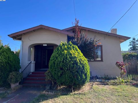 Photo of 1633 Excelsior Ave Ave, Oakland, CA 94602 (MLS # 41114176)