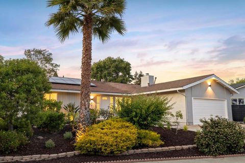 Photo of 601 Spar Drive, Redwood City, CA 94065 (MLS # ML82047289)