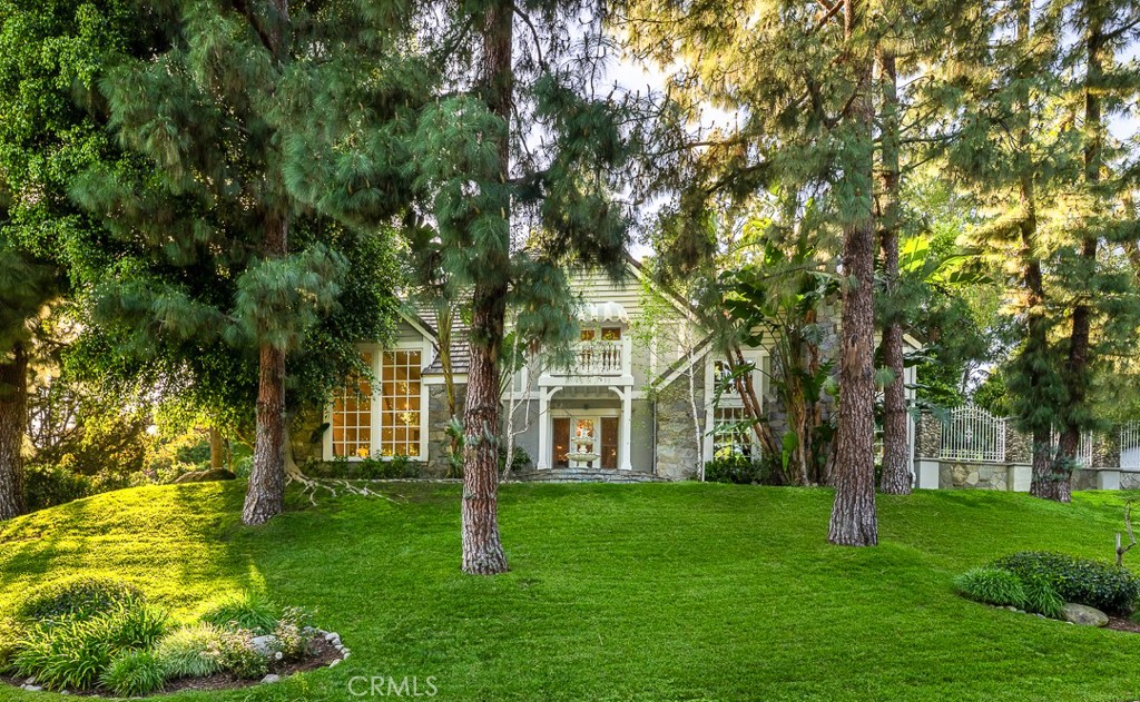 10761 Crawford Canyon