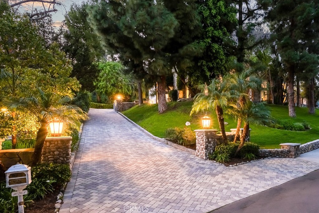 10761 Crawford Canyon