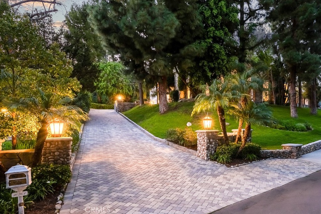 10761 Crawford Canyon