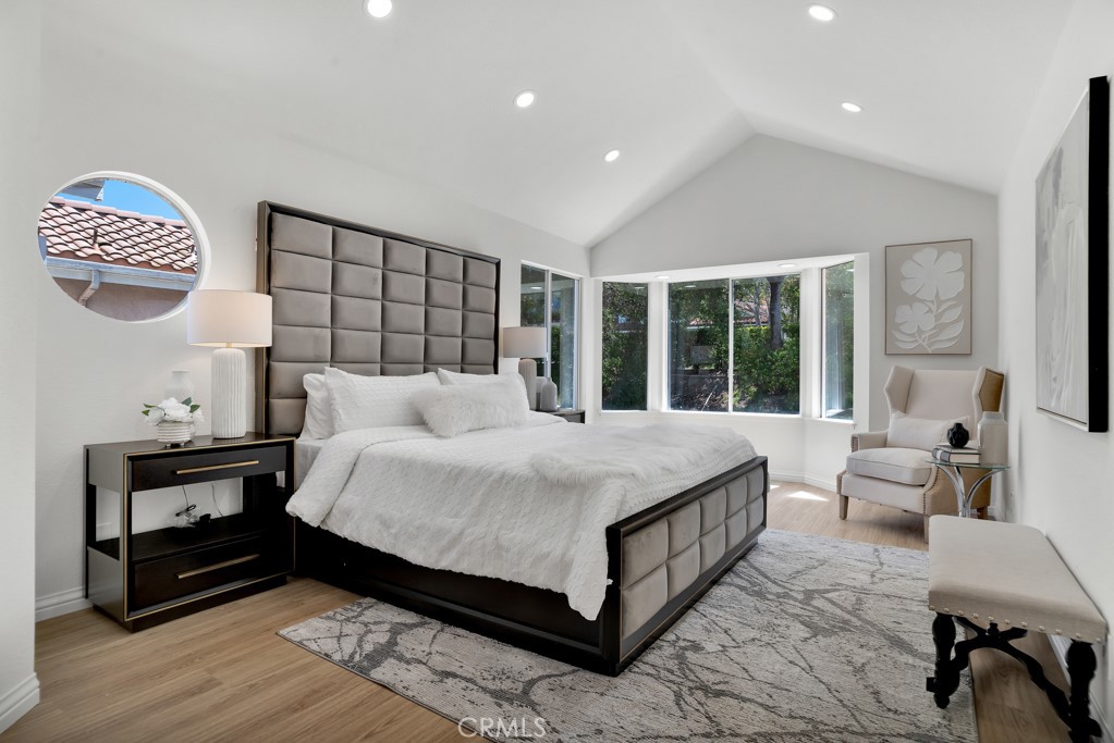 24706 Calle Altamira