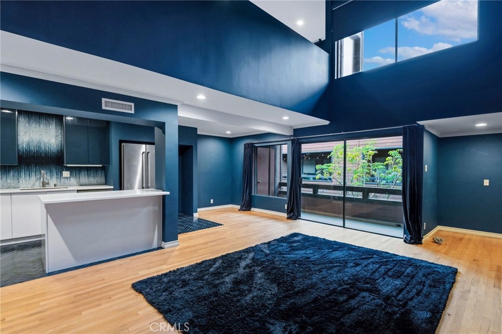 Photo of 4425 Whitsett Avenue #210, Studio City, CA 91604 (MLS # BB26154691)