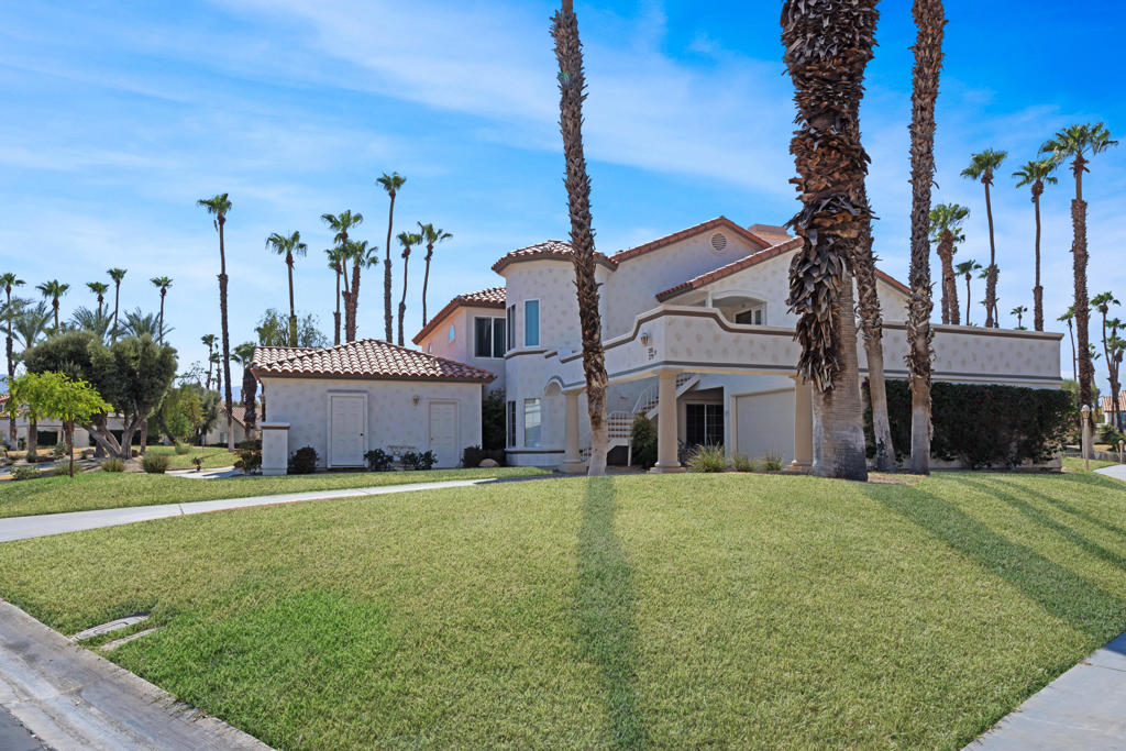 281 Vista Royale Circle E