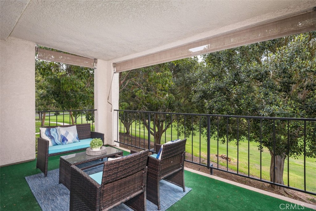 5519 Paseo Del Lago E 2H