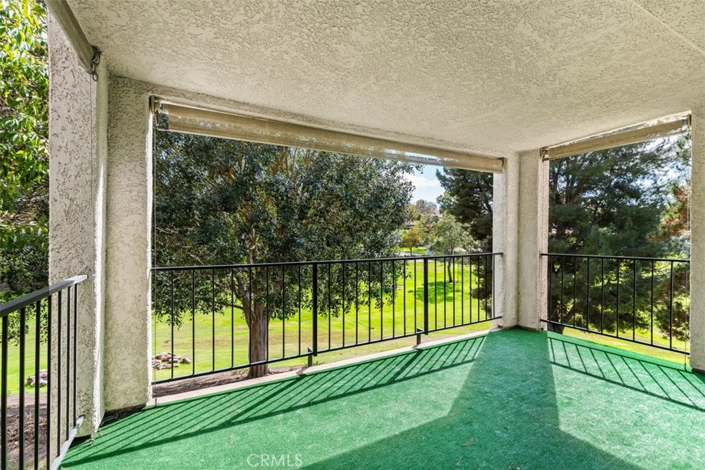 5519 Paseo Del Lago E 2H