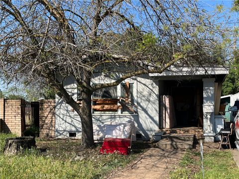 Photo of 805 S Court Street, Visalia, CA 93277 (MLS # CV26072345)