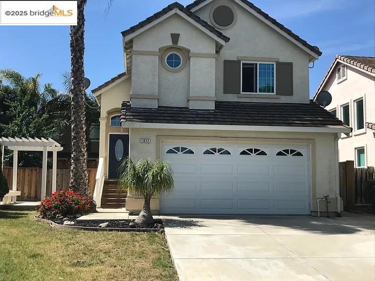GREAT NEIGHBORHOOD...CENTRAL BRENTWOOD LOCATION CLOSE TO ALL! 3 BEDROOMS AND 2.5 BATHS..WELL MAINTAINED WITH LOW MAINTENANCE YARD..