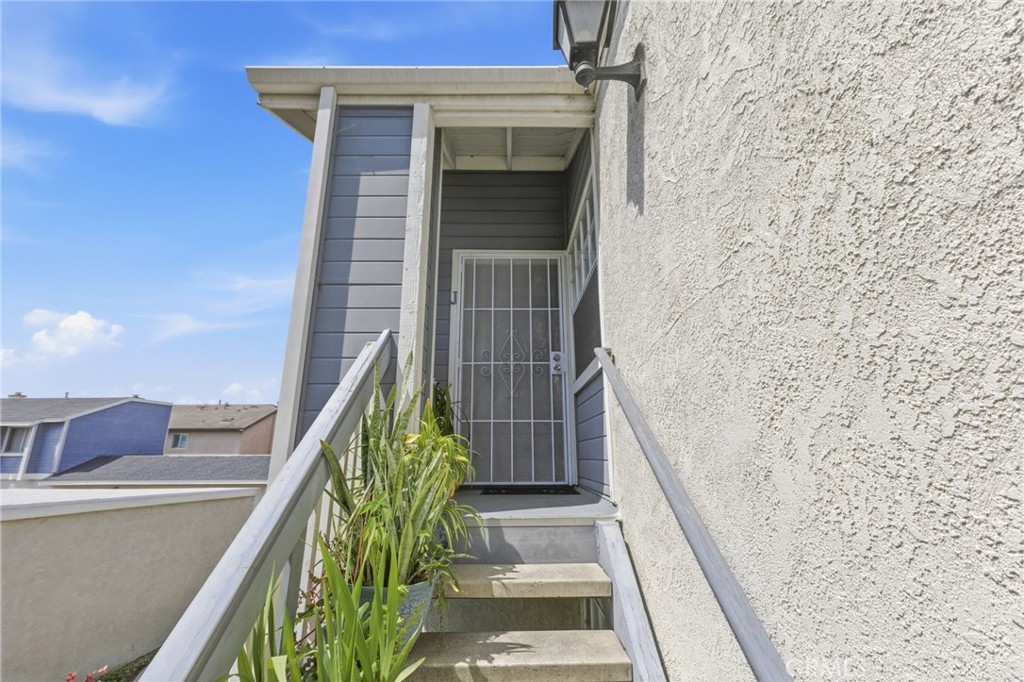 701 S Hayward 18