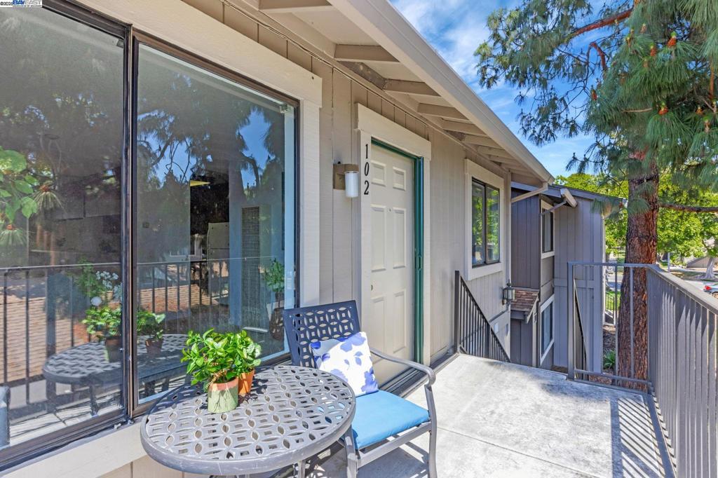 Upper end unit, a cozy 2b/1b sweet home in the Best value community in town. Modern new look kitchen with freshly painted cabinets and new vinyl tiles. Move in ready with all appliances including Nice in-unit washer & dryer; Neat exterior view with HOA recently replaced new balcony, railings and stairs. Good schools; Great location for grocery/shopping, restaurants and commute; Easy access to freeway 84, 238, 580, 880 and 680; Close to public transportation: bus stops and Union City Bart station; Just minutes walk to Seven Hills Park for kids' fun & minutes' walk to Drigon Dog Park for dog lovers' fur babies; For hiking and exercising, Dry Creek Park, Niles Park, and Quarry Lake are only a few minutes' drive away; and still so much more to mention... Claim it yours! The home, the community, and the neighborhoods offer everything for a happy life :) Open house Sat & Sun 8/2 & 8/3 @1:30 - 4:30PM