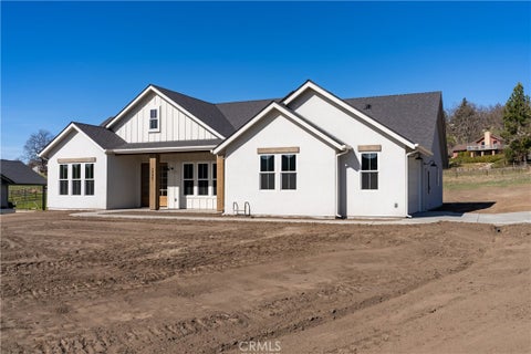 Photo of 24401 Oaktree Court, Tehachapi, CA 93561 (MLS # SR26189067)