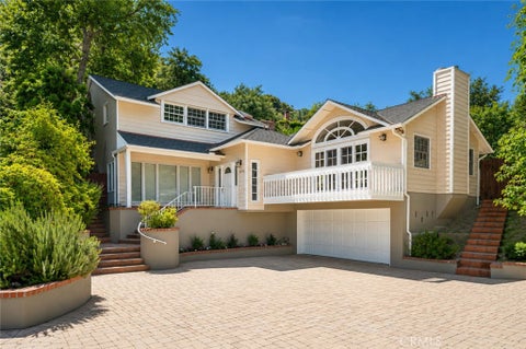 Photo of 14934 Stonesboro PL, Sherman Oaks, CA 91403 (MLS # SR26183843)