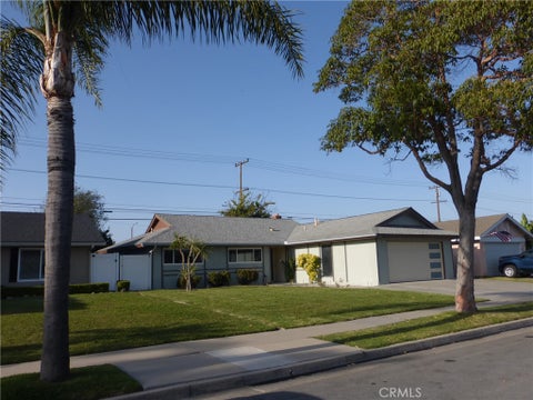 Photo of 8881 Albatross Dr Dr, Huntington Beach, CA 92646 (MLS # PW26083142)