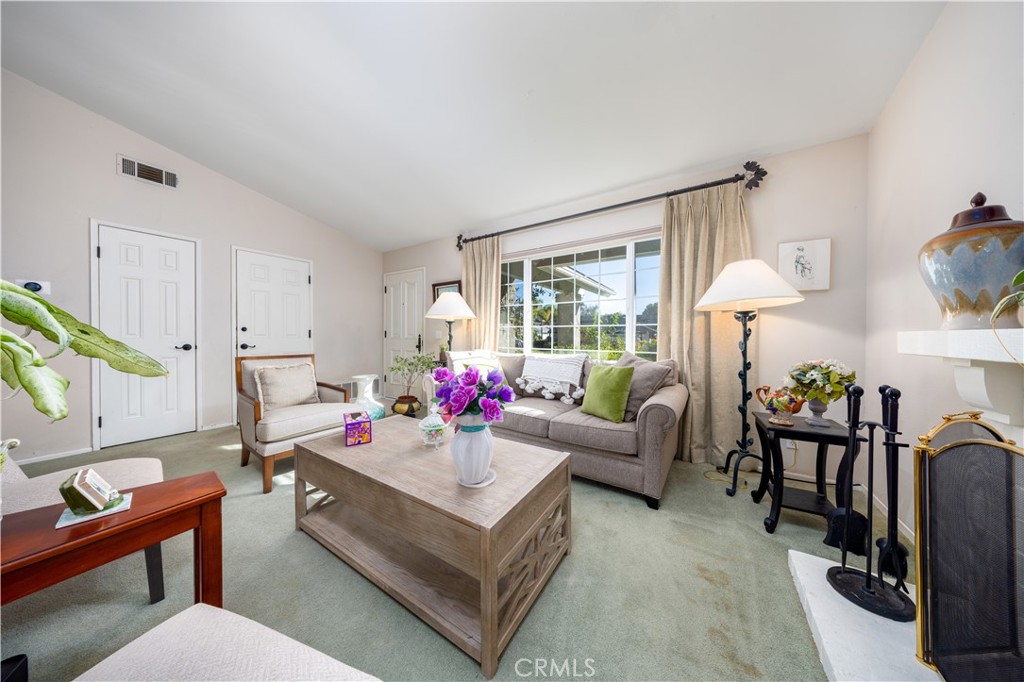 2669 Calle Bienvenido