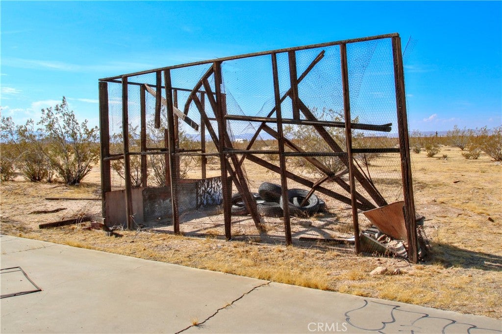 62105 Moon Drive