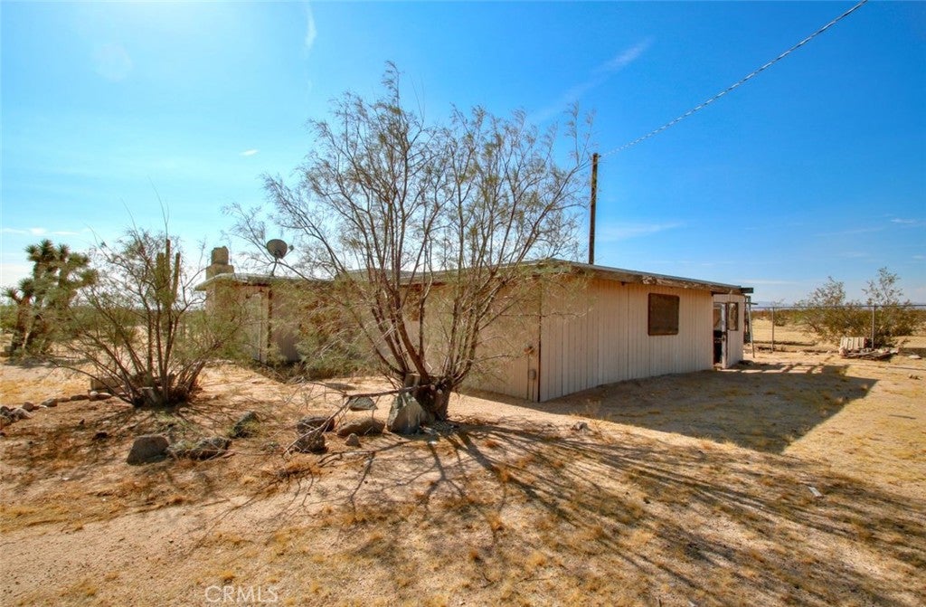 62105 Moon Drive