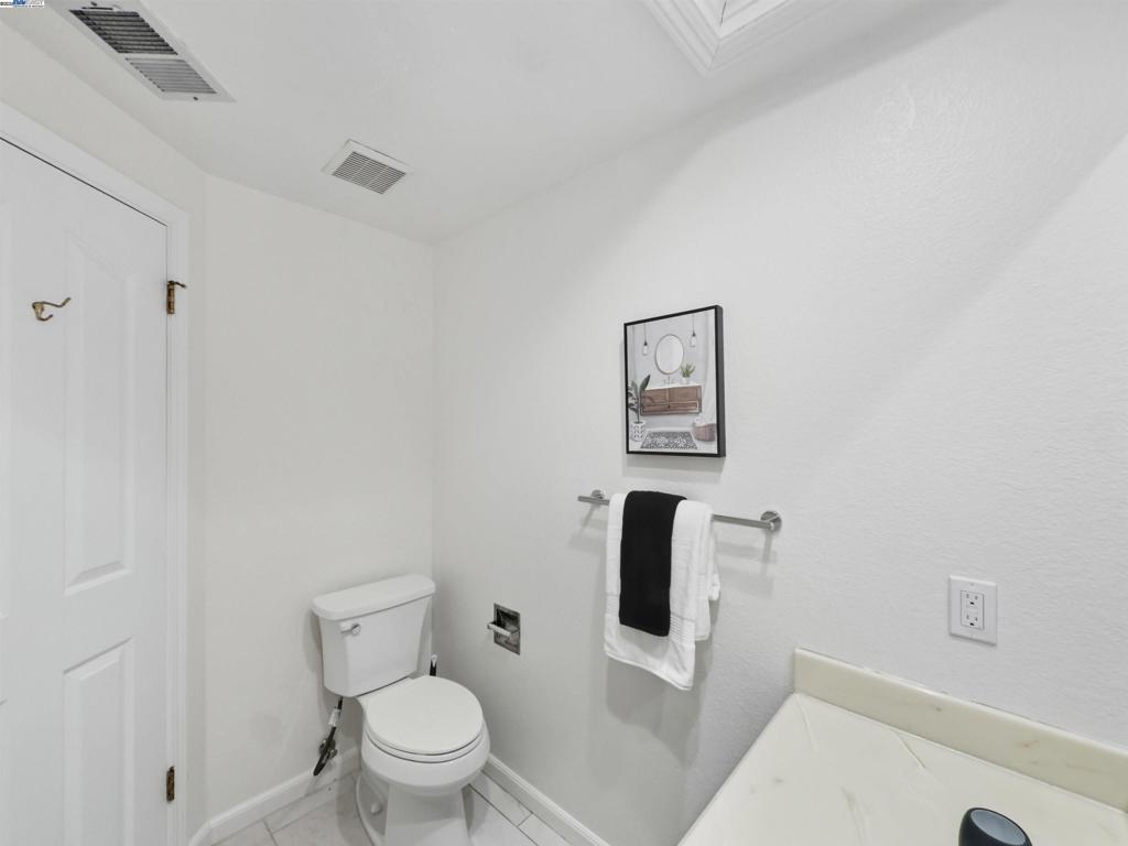 NEW CASTLE - Residential