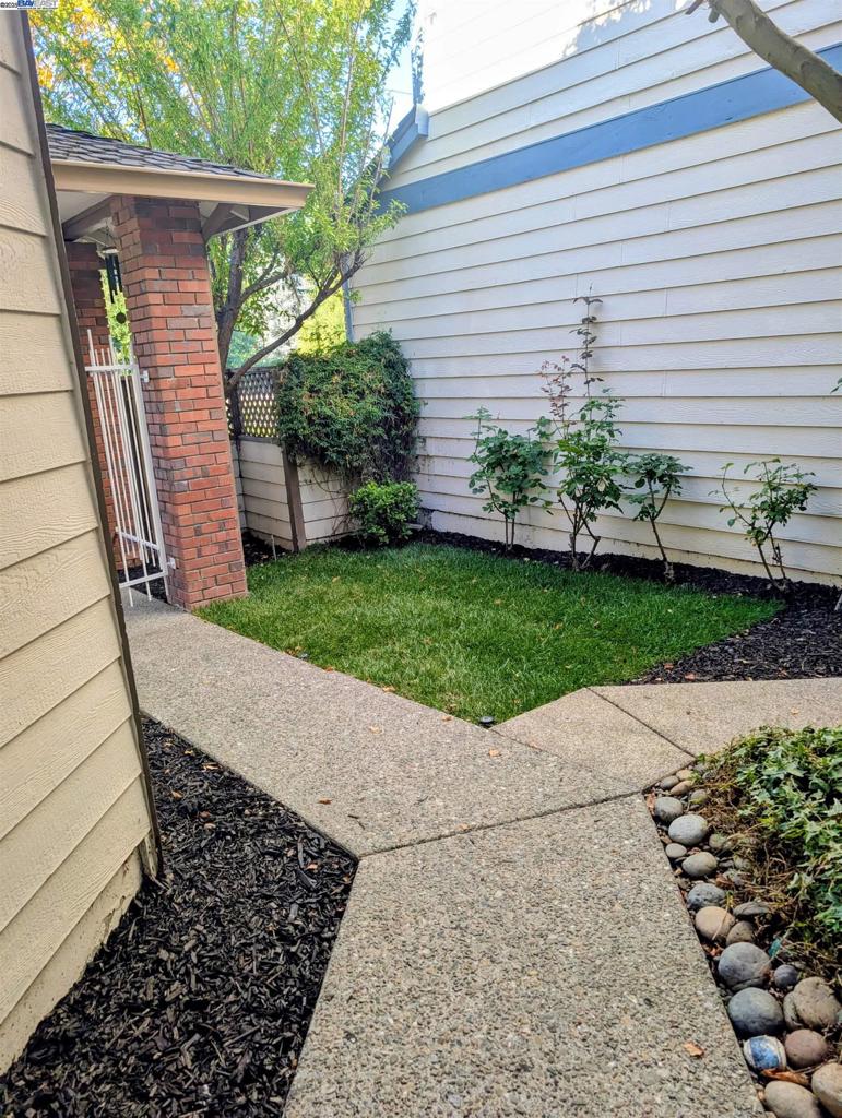 NEW CASTLE - Residential