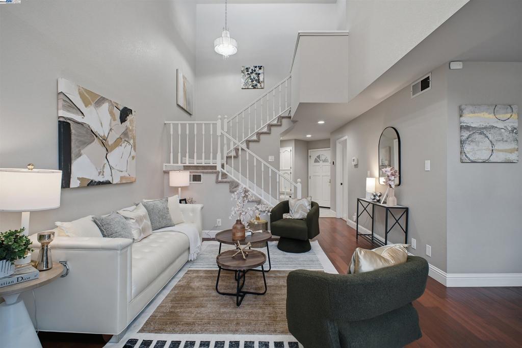 NEW CASTLE - Residential